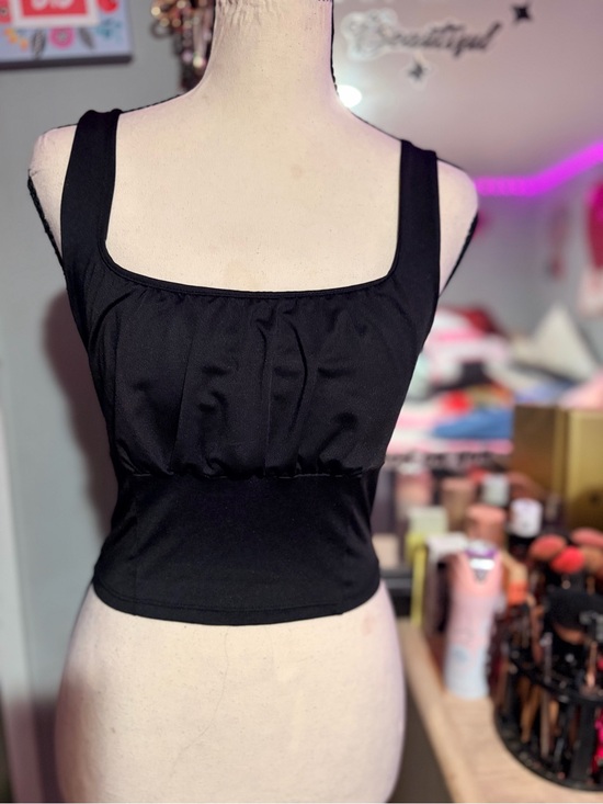 live in the moment Tops - NWOT Live in the Moment Ruched Bust Tank Top